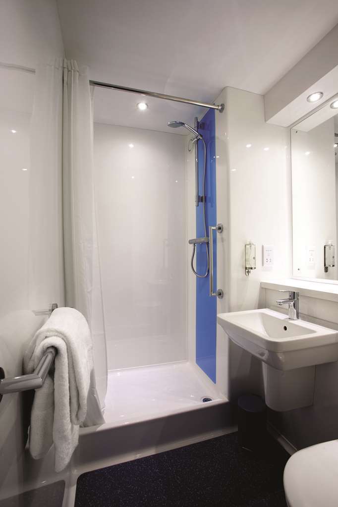 Travelodge Preston Central Habitación foto